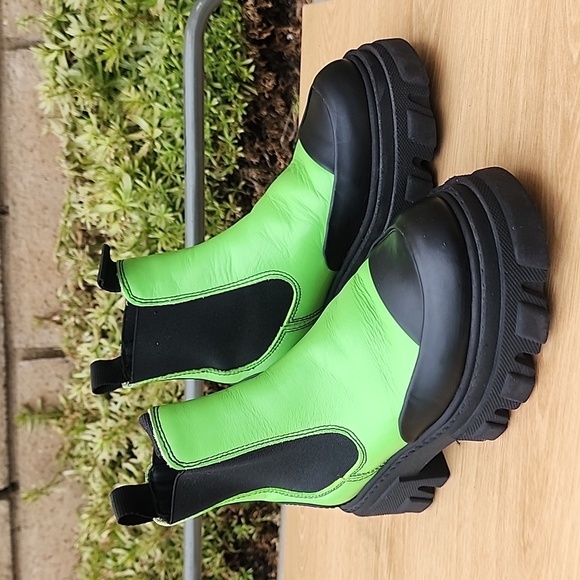 Ganni Lime Green Black Leather Chelsea Boot Size UE 35 MSRP $570 - Picture 3 of 14